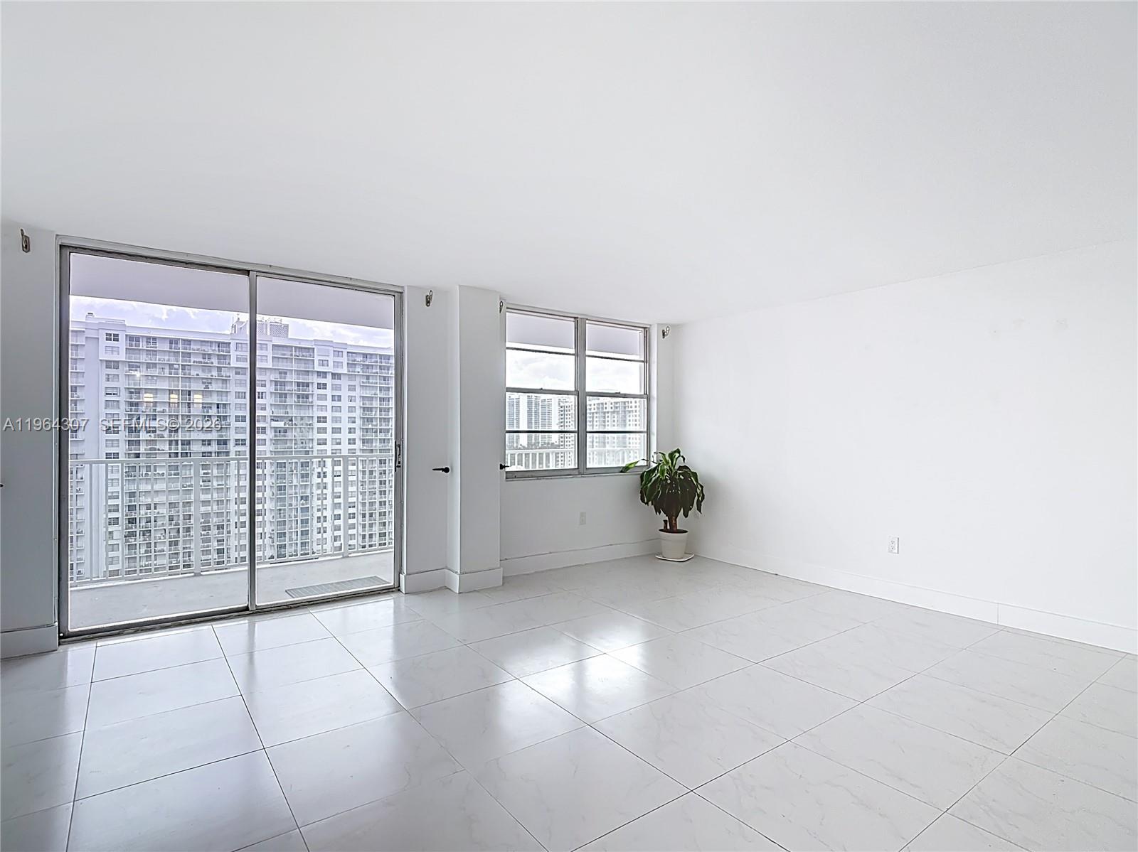ADMIRALS PORT CONDO-EAST - Residential