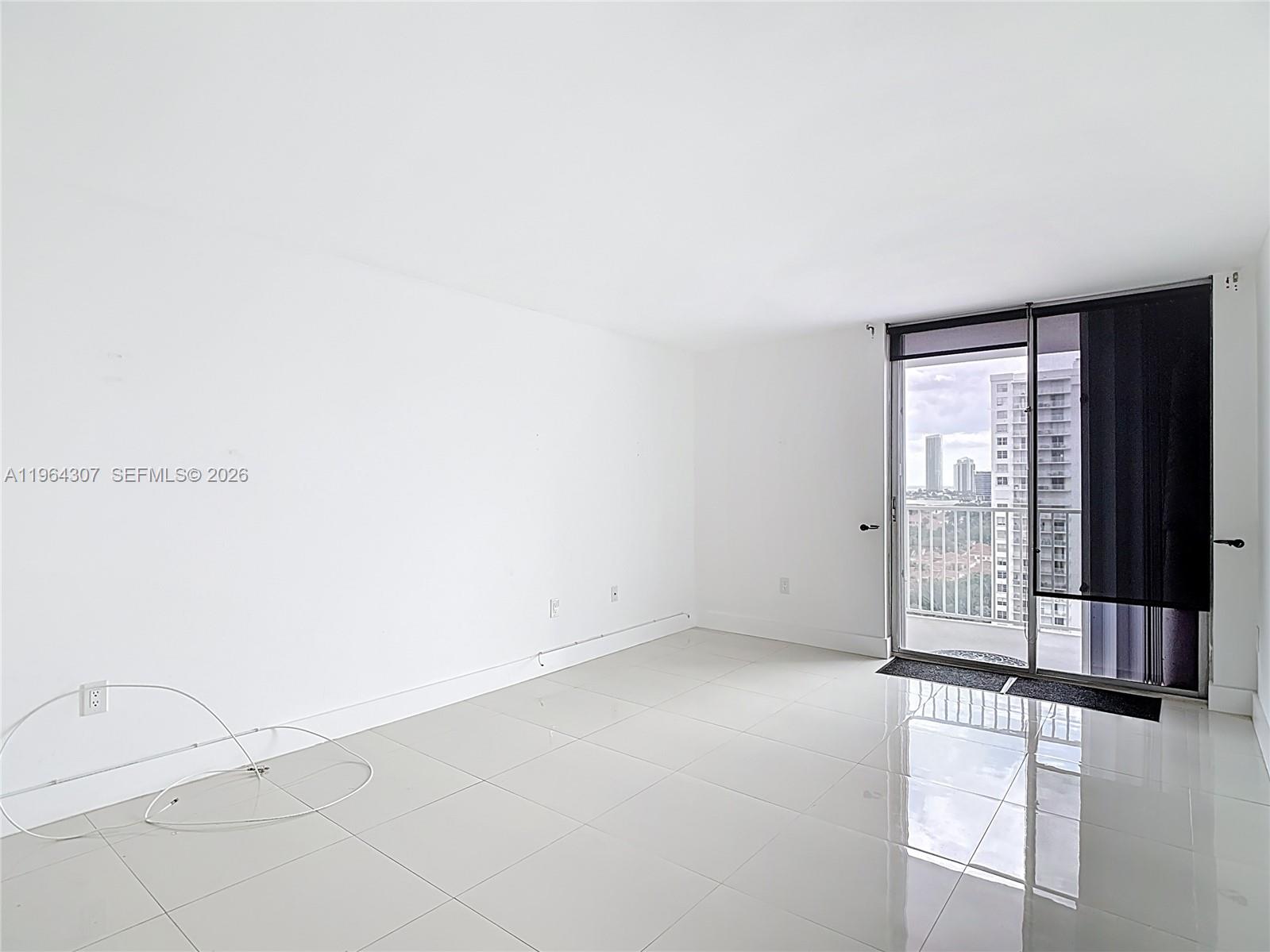 ADMIRALS PORT CONDO-EAST - Residential