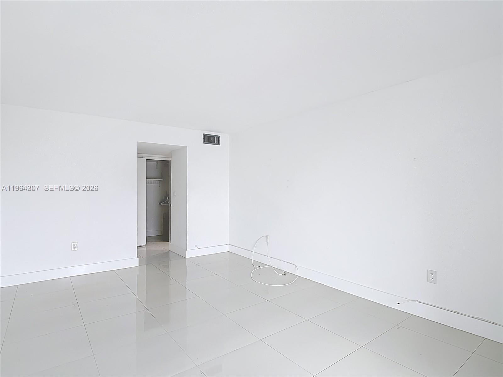 ADMIRALS PORT CONDO-EAST - Residential