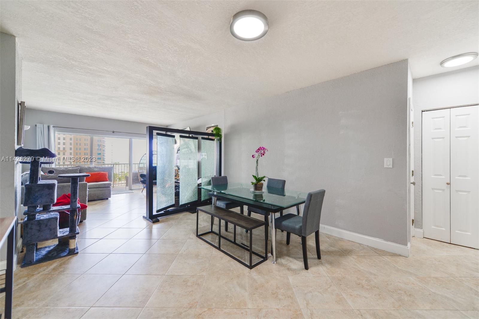 HEMISPHERES CONDO - Residential Lease