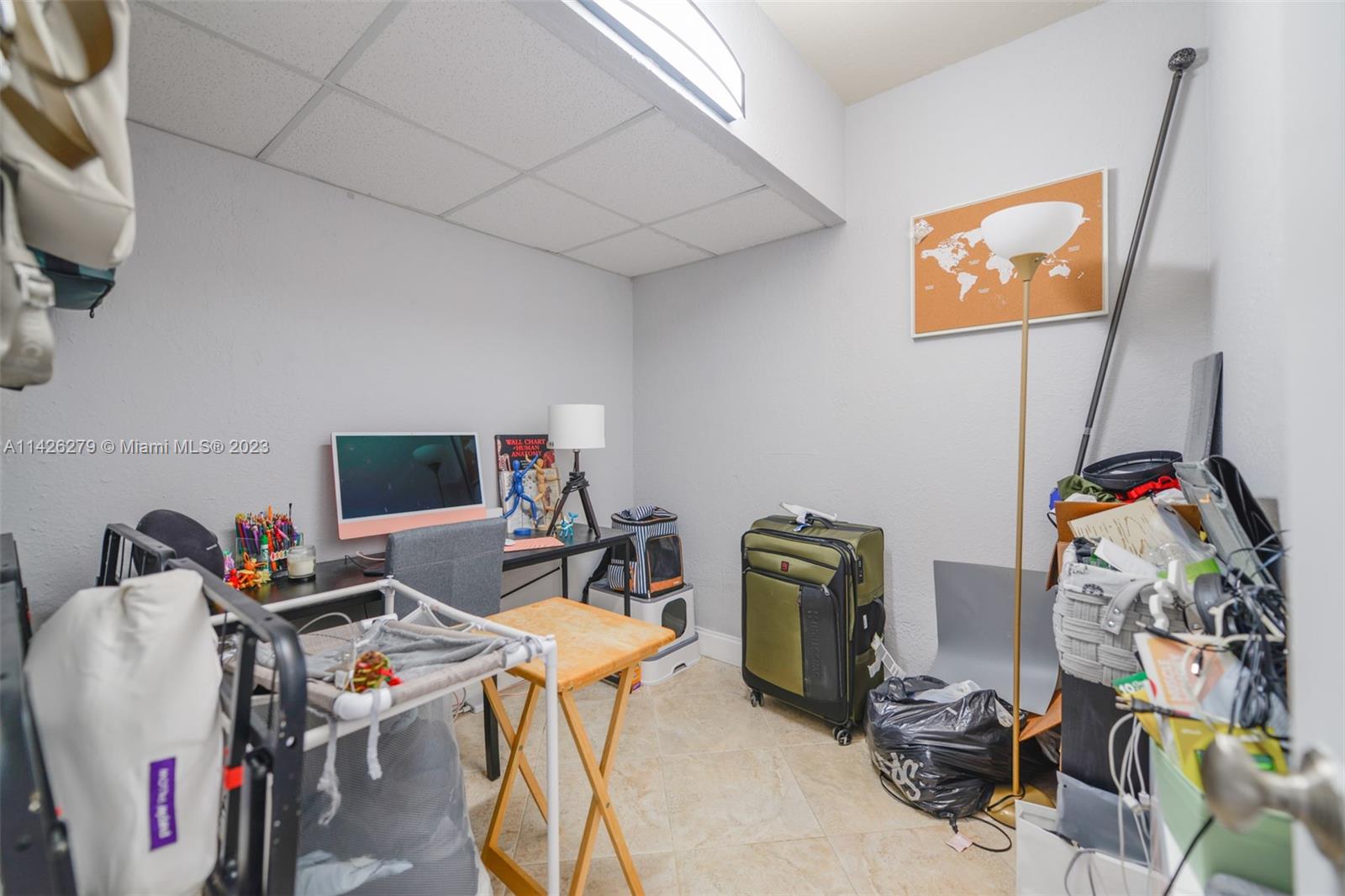 HEMISPHERES CONDO - Residential Lease