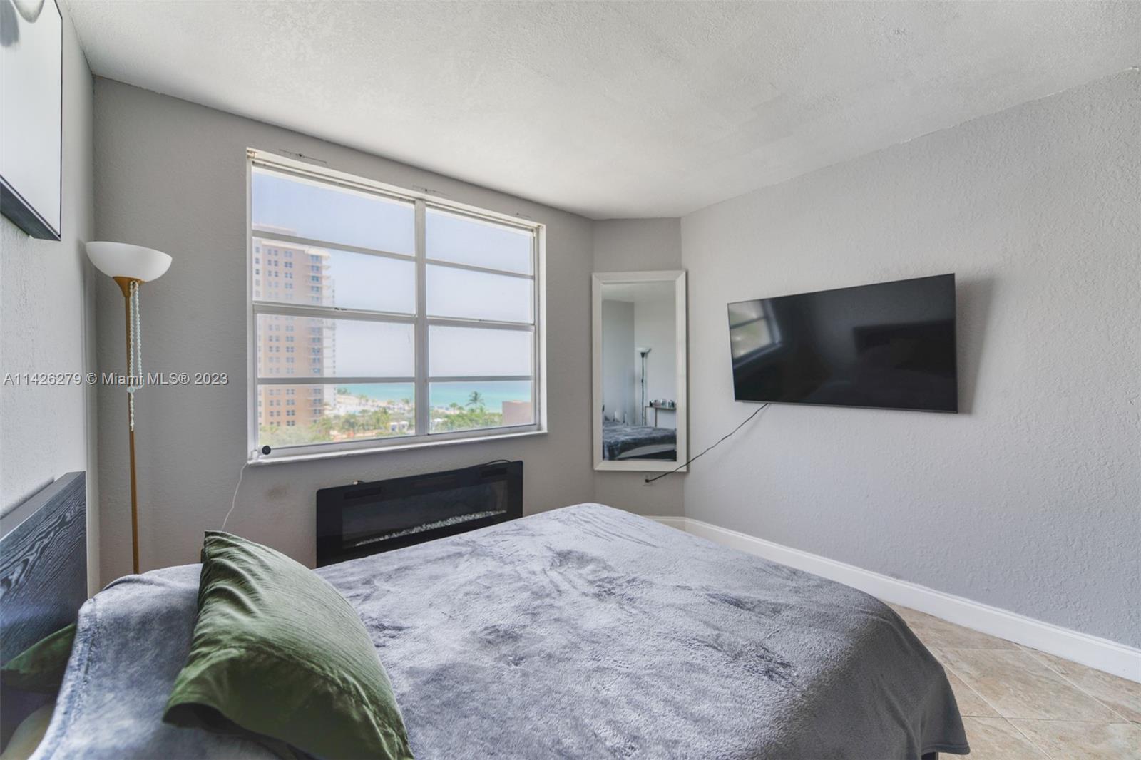 HEMISPHERES CONDO - Residential Lease