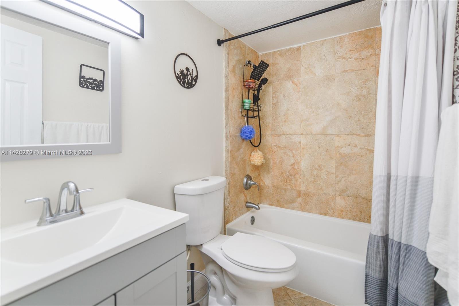 HEMISPHERES CONDO - Residential Lease