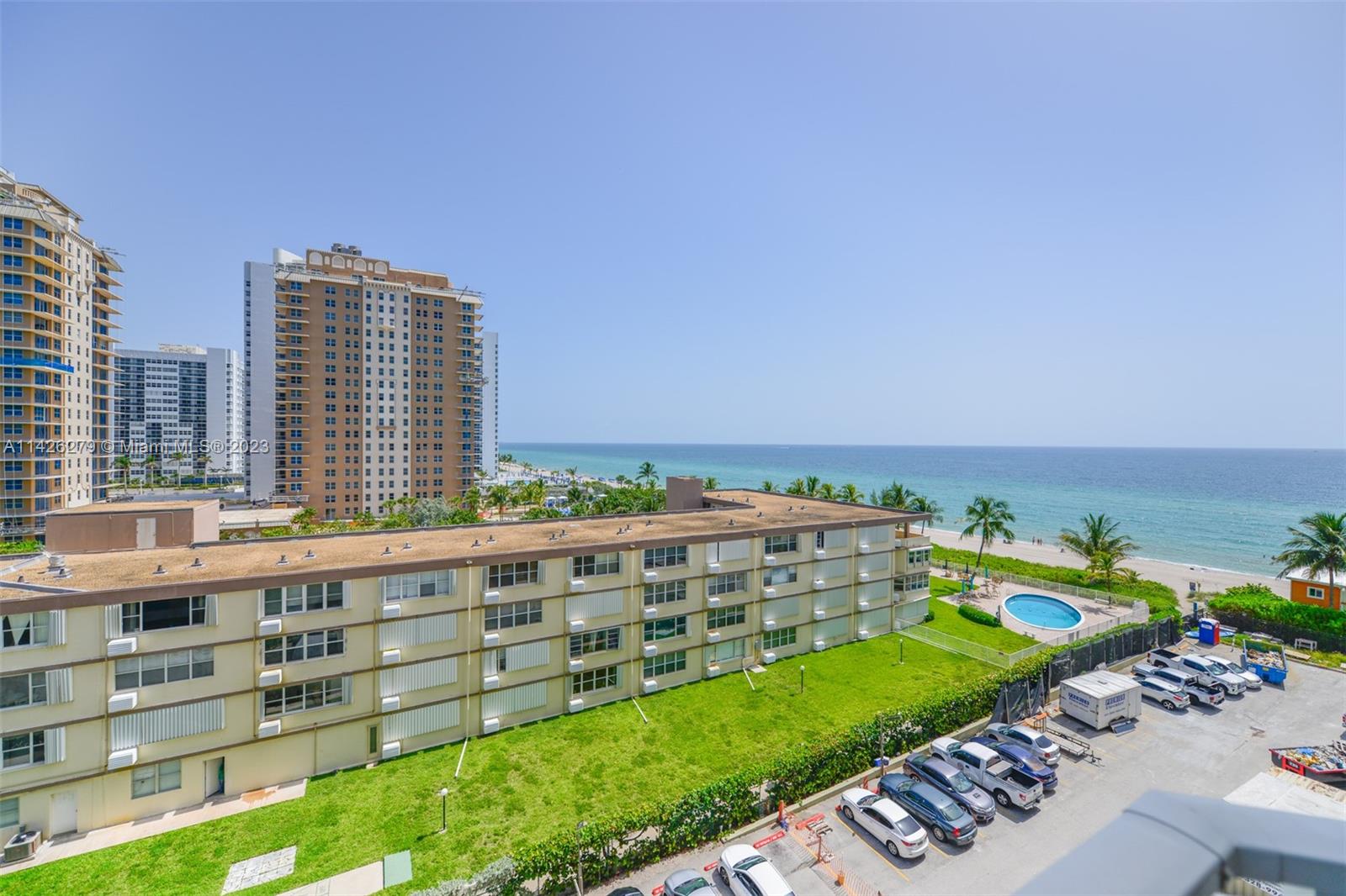 ONE BEDROOM, ONE AND A HALF BATHS UNIT ON THE OCEAN SIDE OF HALLANDALE BEACH. NICE OCEAN VIEW IN A NICELY REMODELED, PARTIALLY FURNISHED APARTMENT. THE HEMISPHERES HAS MANY AMENITIES, SUCH AS 2 MINI MARTS, 2 GYMS, 2 FINE DINE RESTAURANTS, A SAUNA, ETC. CALL LISTING AGENT.