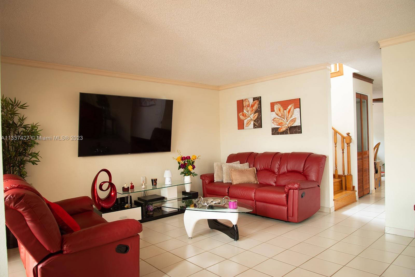 MODEL TWIN HOMES CONDO - Residential