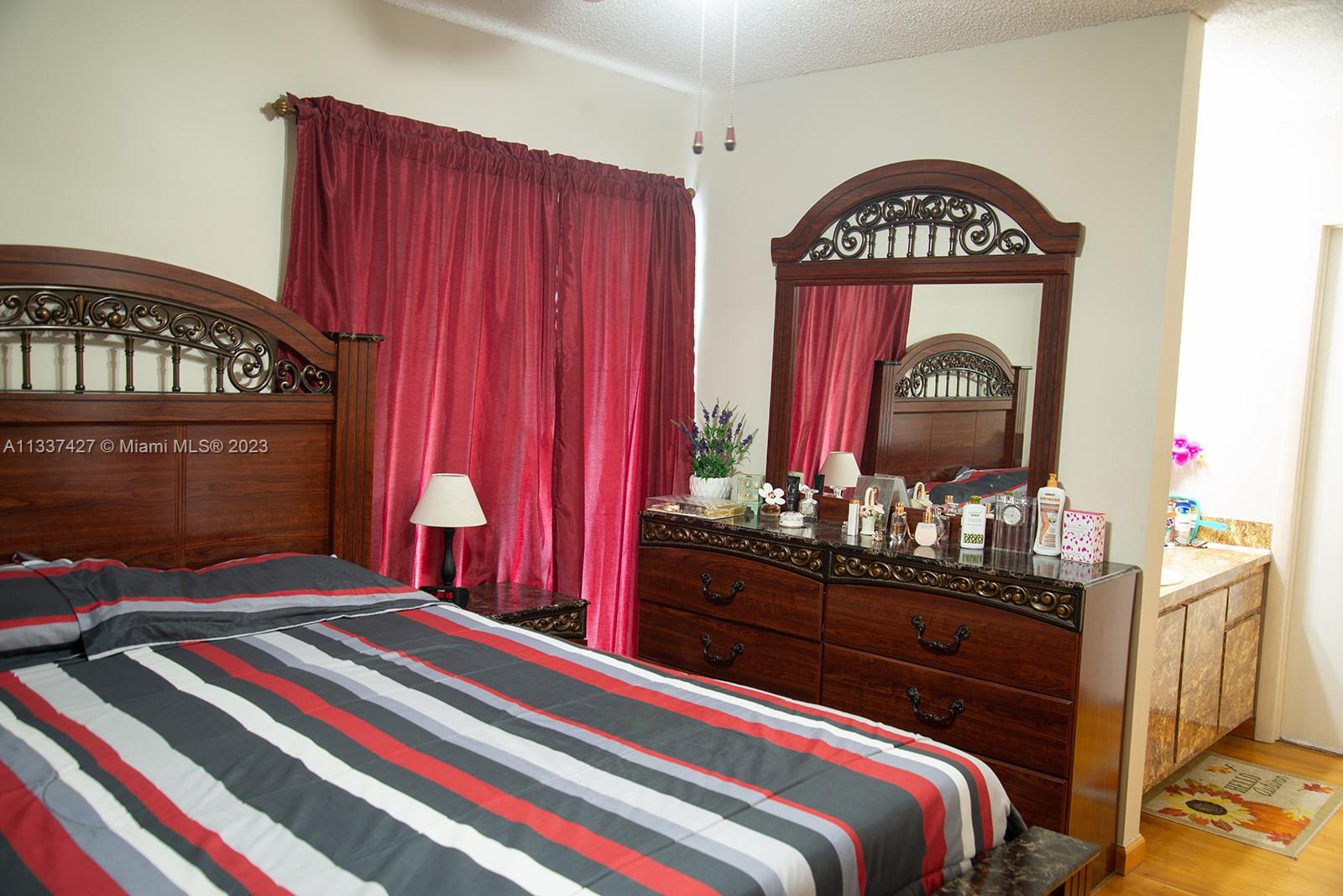 MODEL TWIN HOMES CONDO - Residential