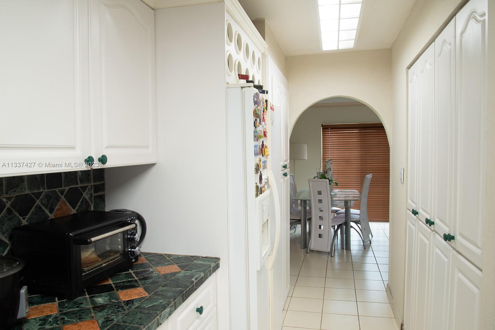 MODEL TWIN HOMES CONDO - Residential