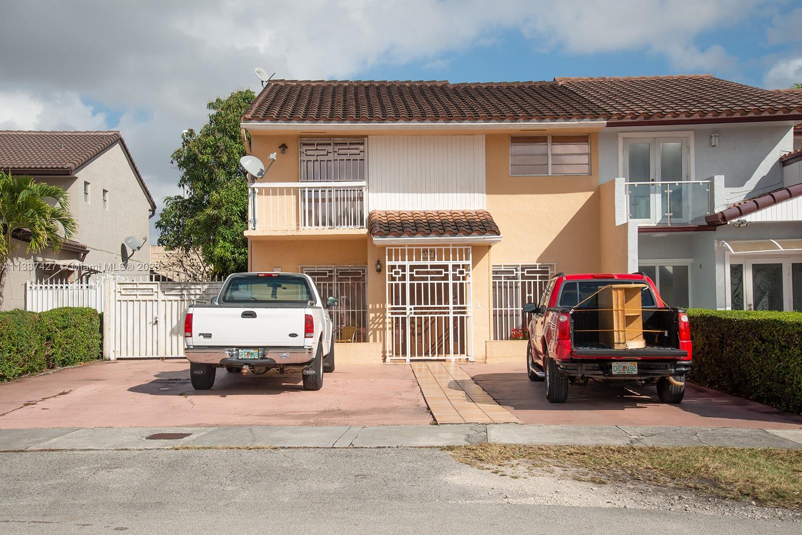 Villa Condo for Sale at Great Location in the SW area with no HOA!!! Low taxes. Well kept home with a lot of space. Huge backyard enough to build a pool, park an RV or boat. Sold  AS IS. It won't last!!!