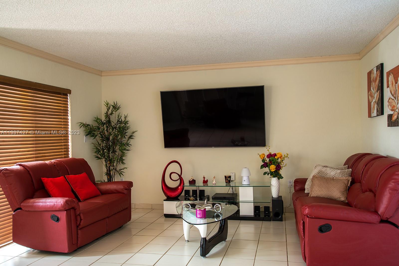 MODEL TWIN HOMES CONDO - Residential