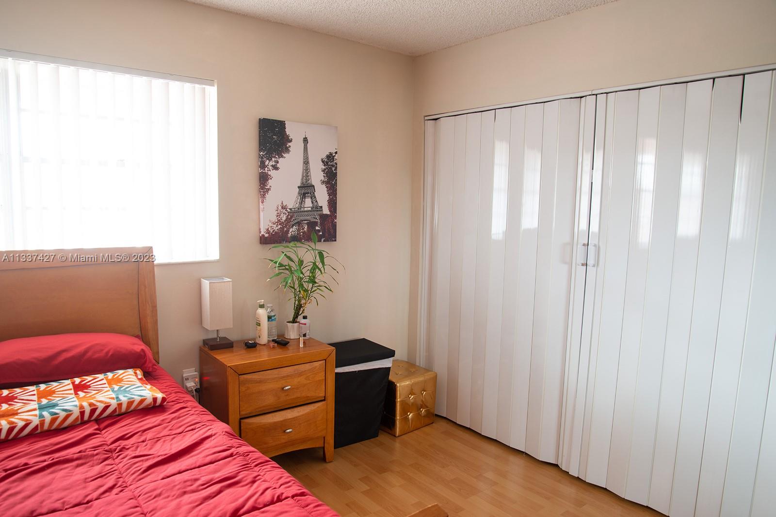MODEL TWIN HOMES CONDO - Residential