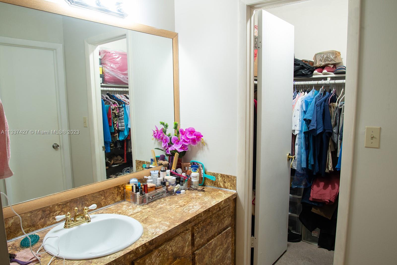 MODEL TWIN HOMES CONDO - Residential