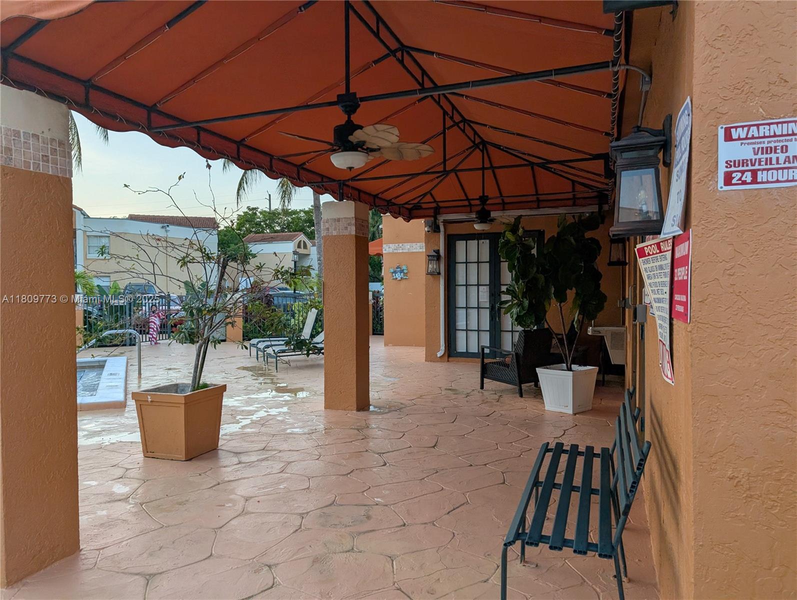 MEDITERRANEAN VILLAS COND - Residential