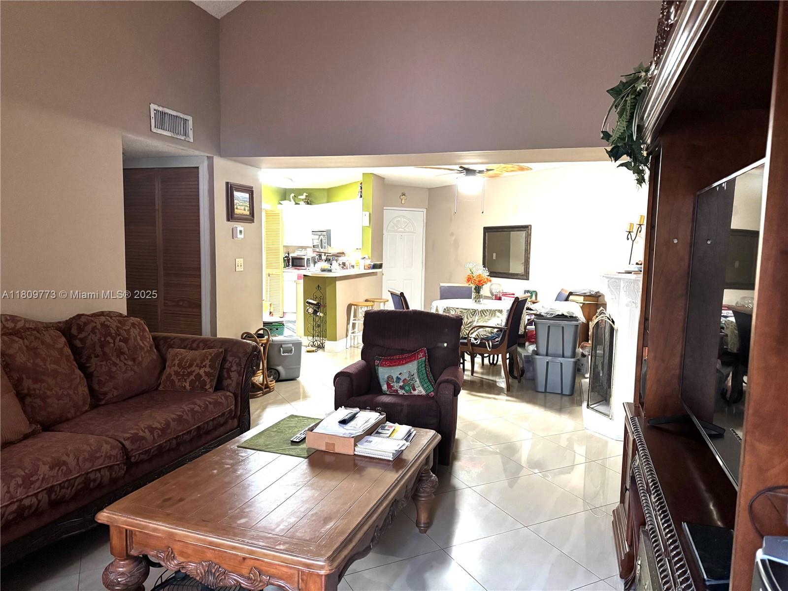 MEDITERRANEAN VILLAS COND - Residential