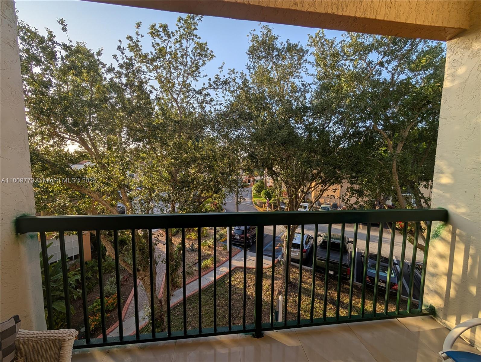 MEDITERRANEAN VILLAS COND - Residential