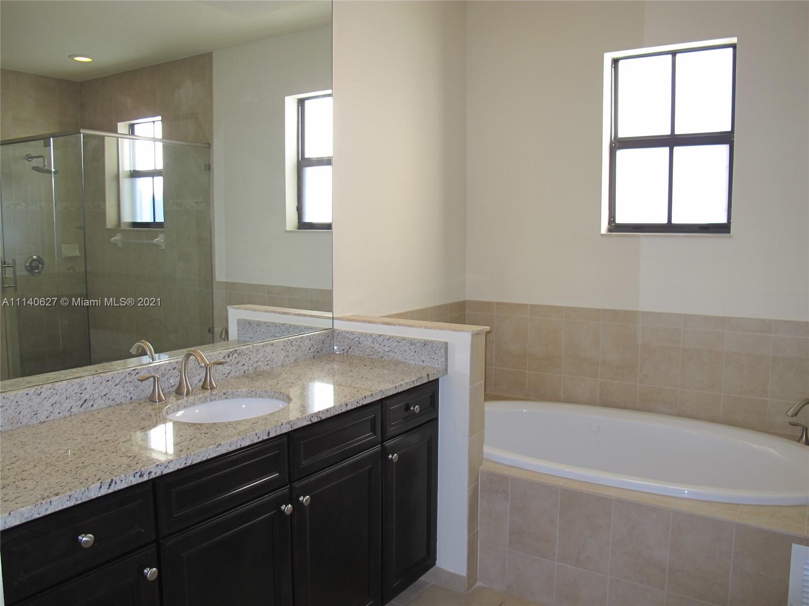 DORAL BREEZE - Residential
