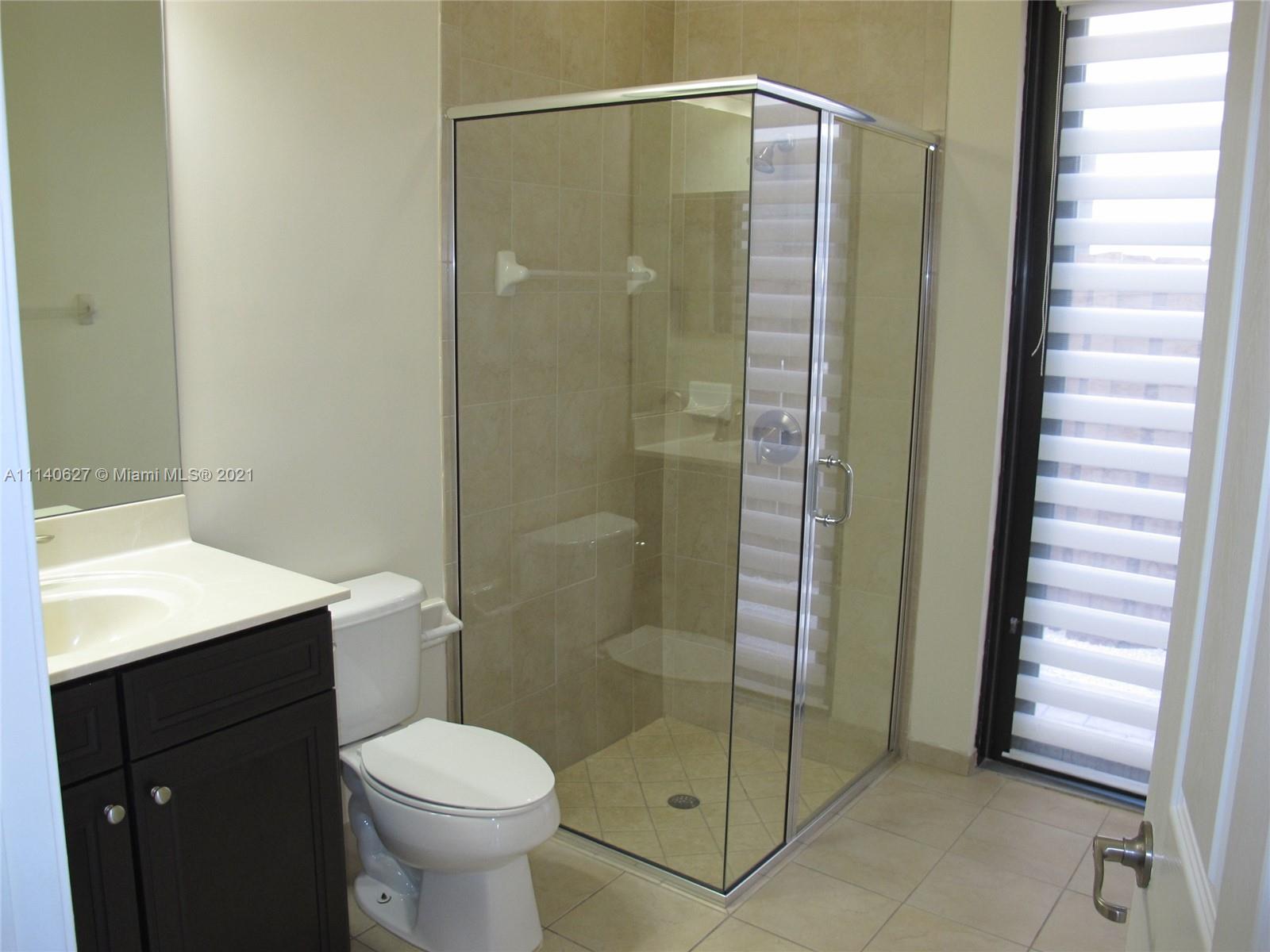 DORAL BREEZE - Residential