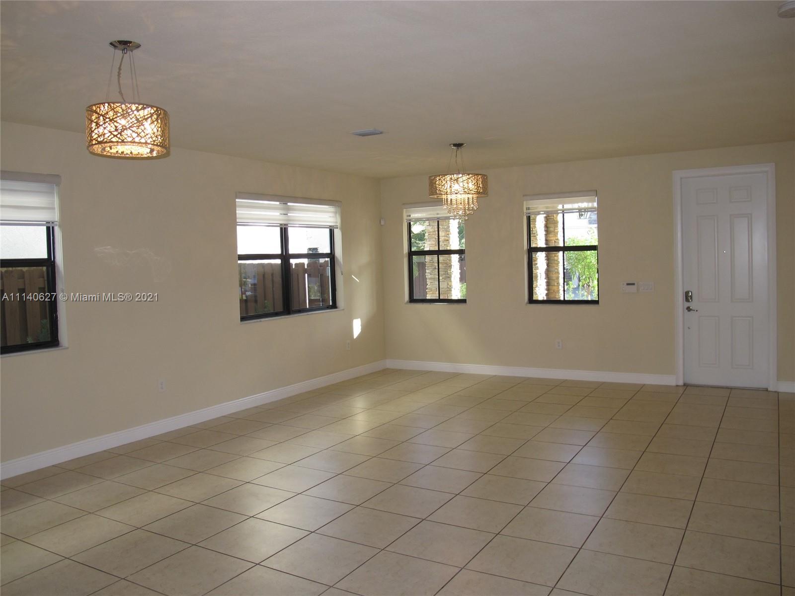 DORAL BREEZE - Residential