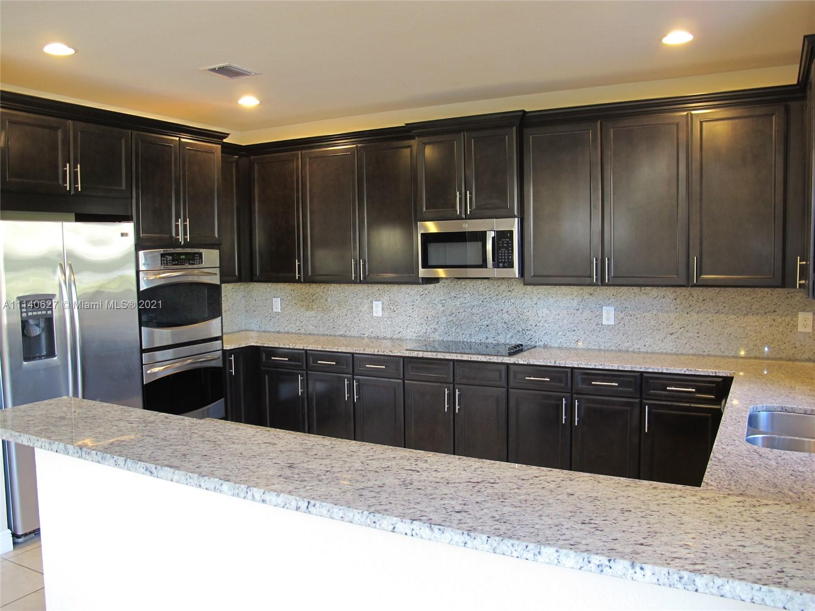 DORAL BREEZE - Residential