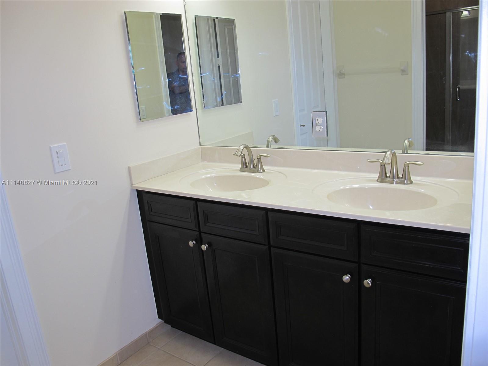 DORAL BREEZE - Residential