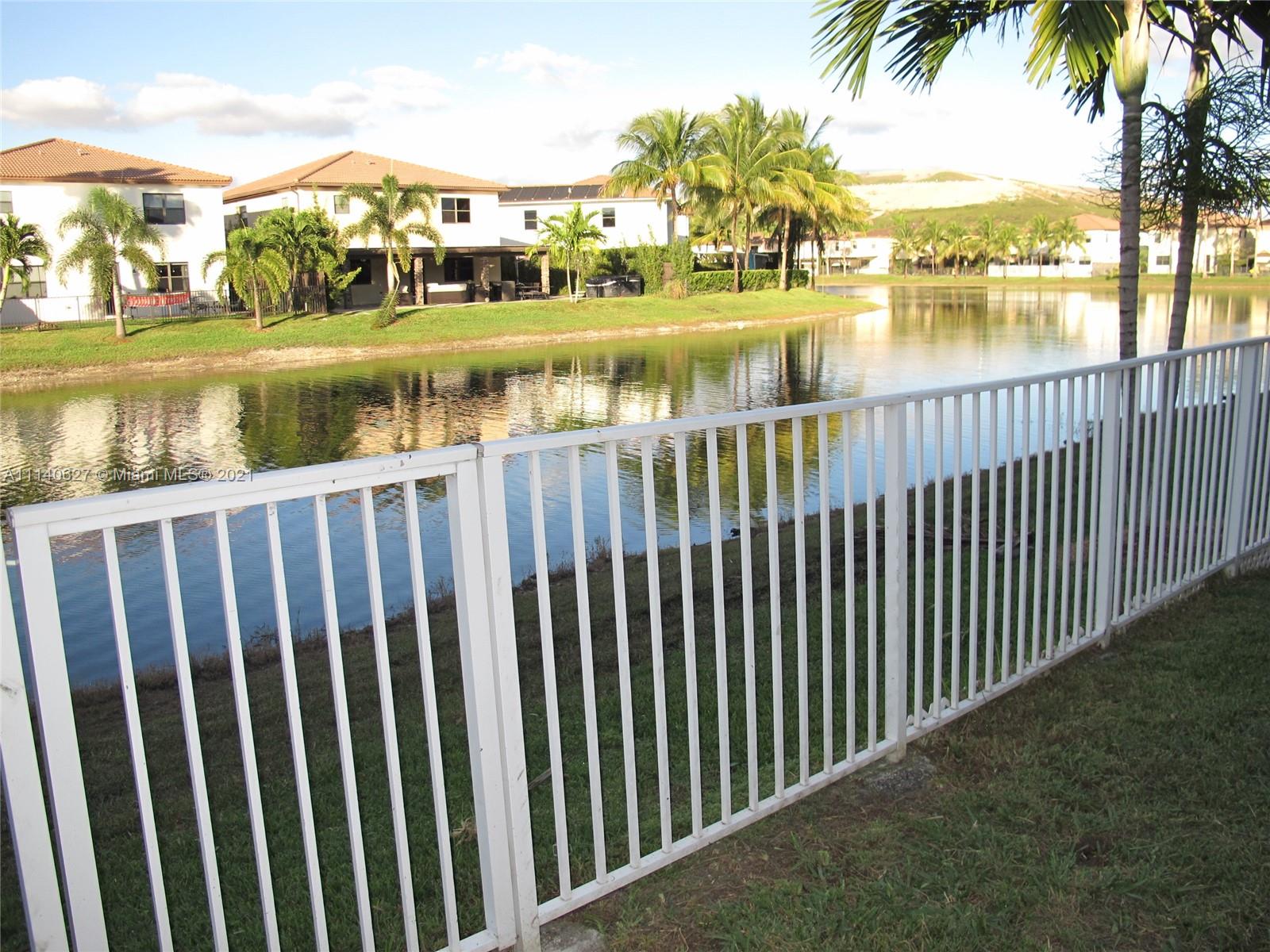 DORAL BREEZE - Residential