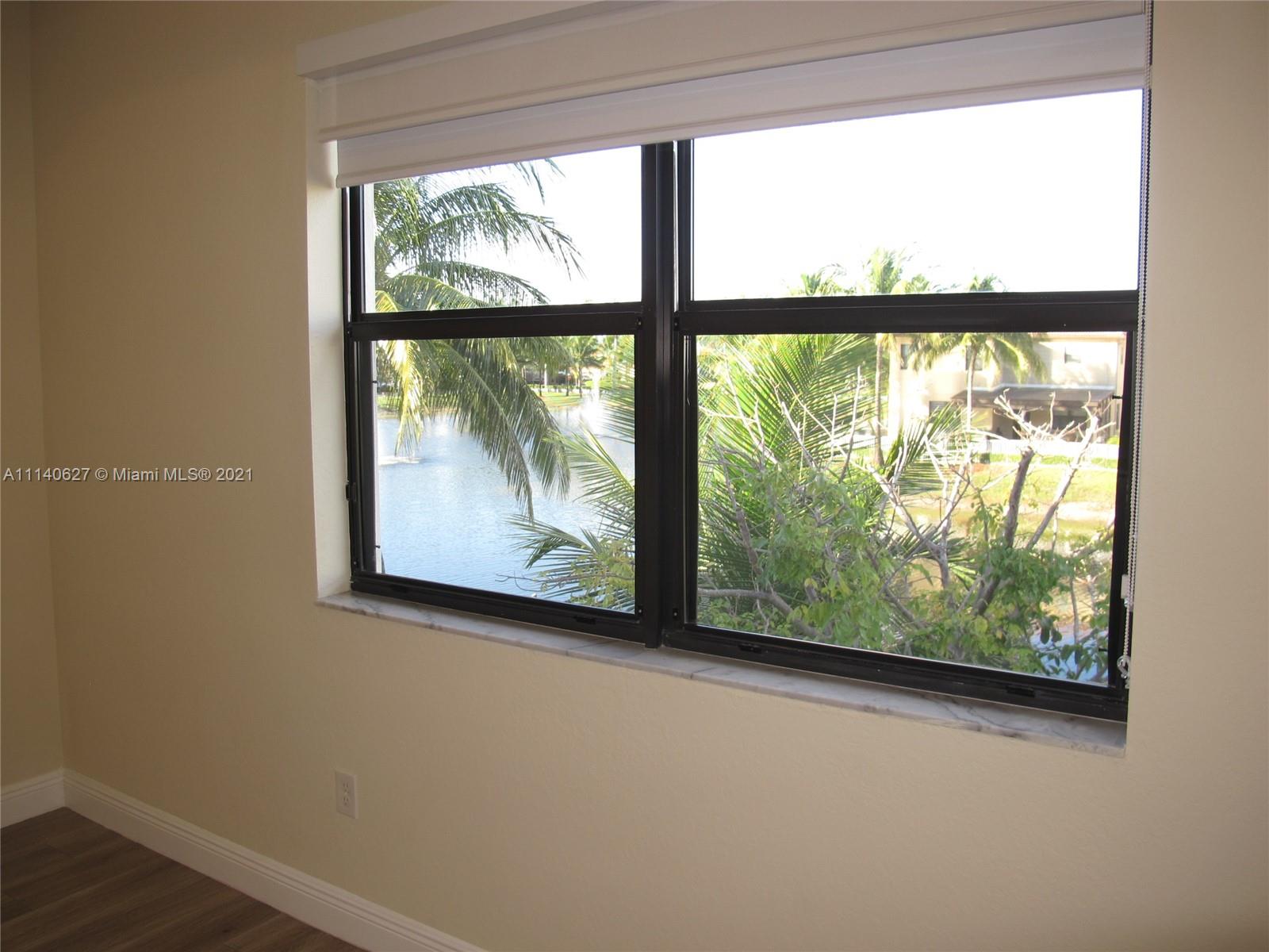 DORAL BREEZE - Residential