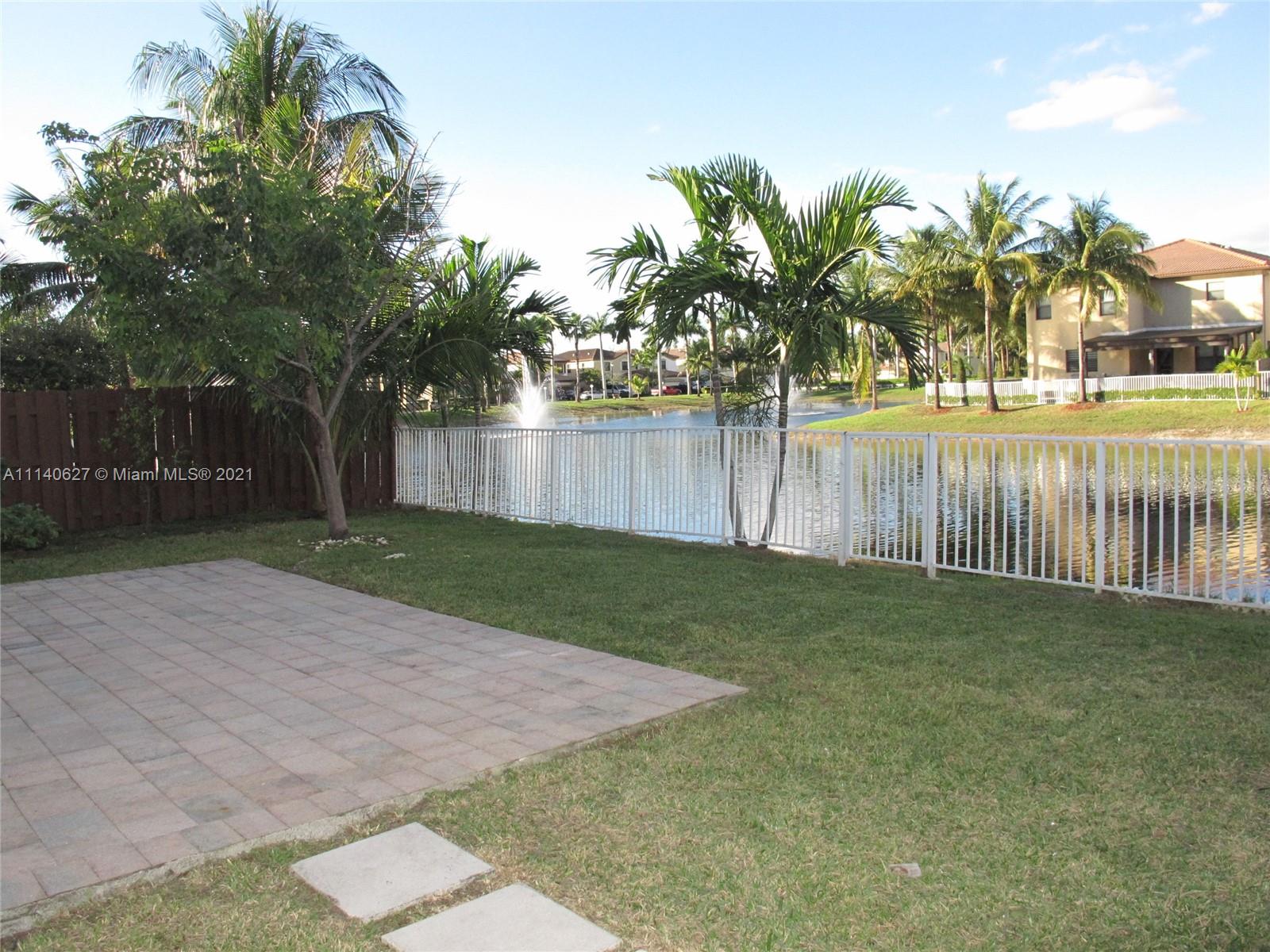 DORAL BREEZE - Residential