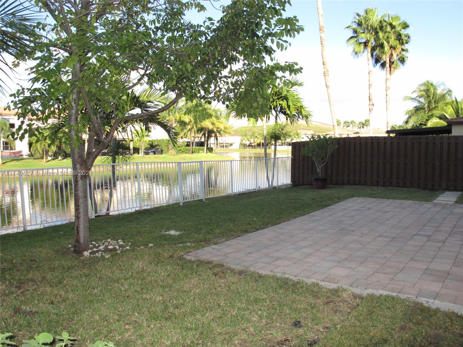 DORAL BREEZE - Residential