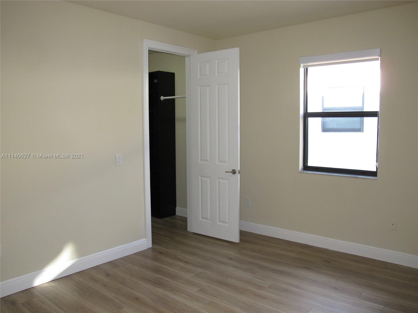 DORAL BREEZE - Residential