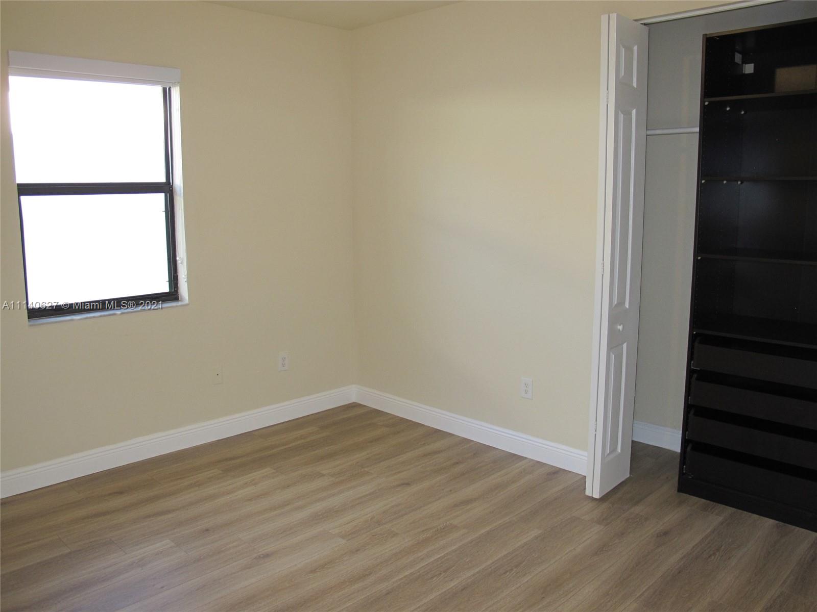DORAL BREEZE - Residential