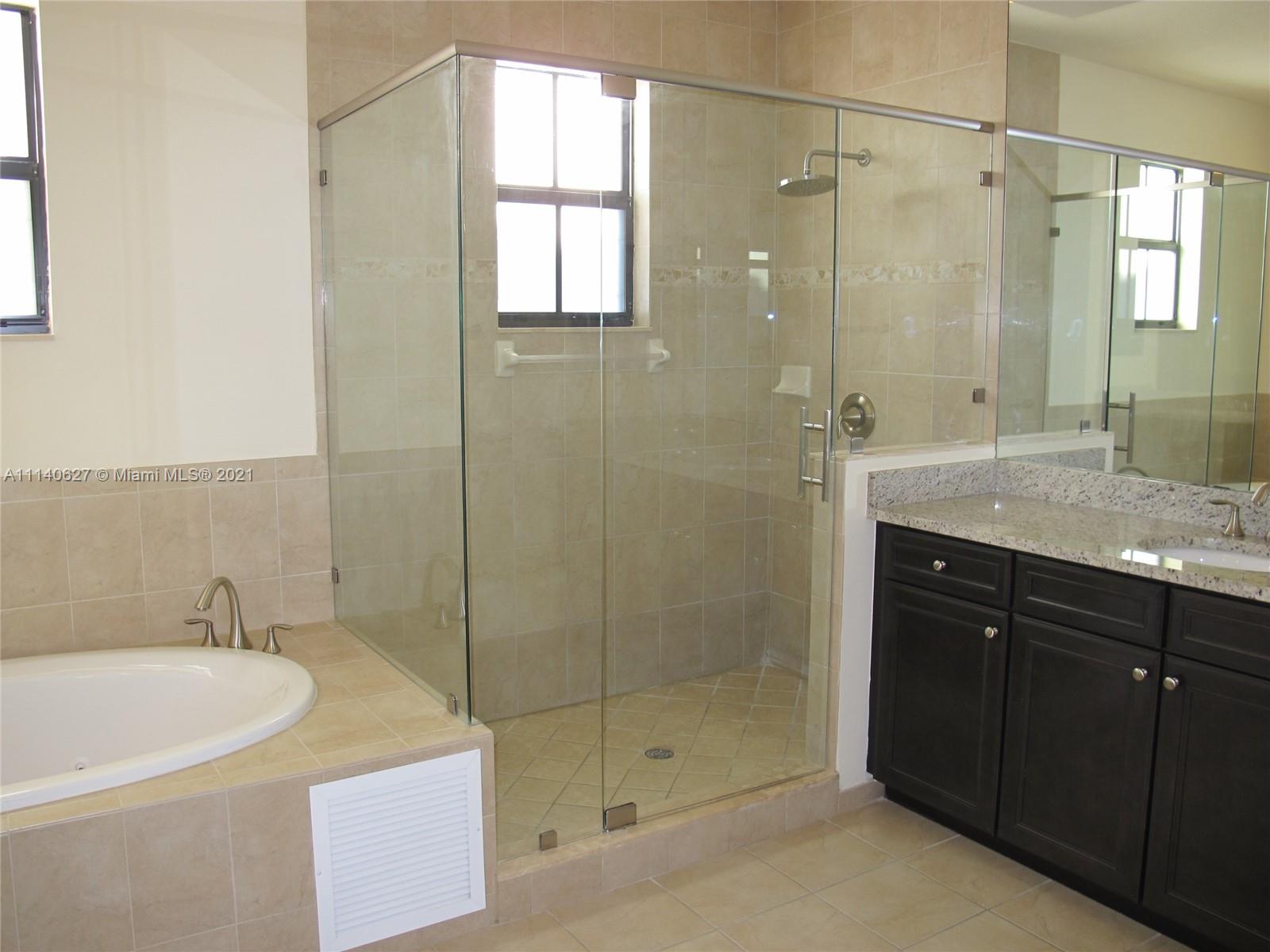 DORAL BREEZE - Residential