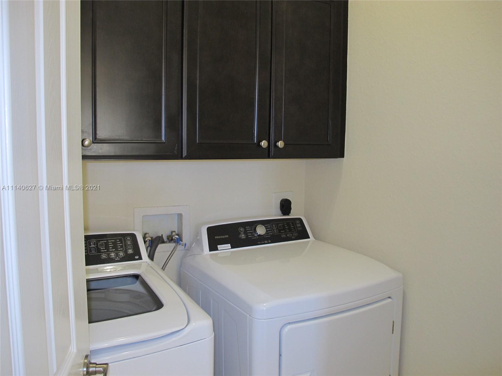 DORAL BREEZE - Residential