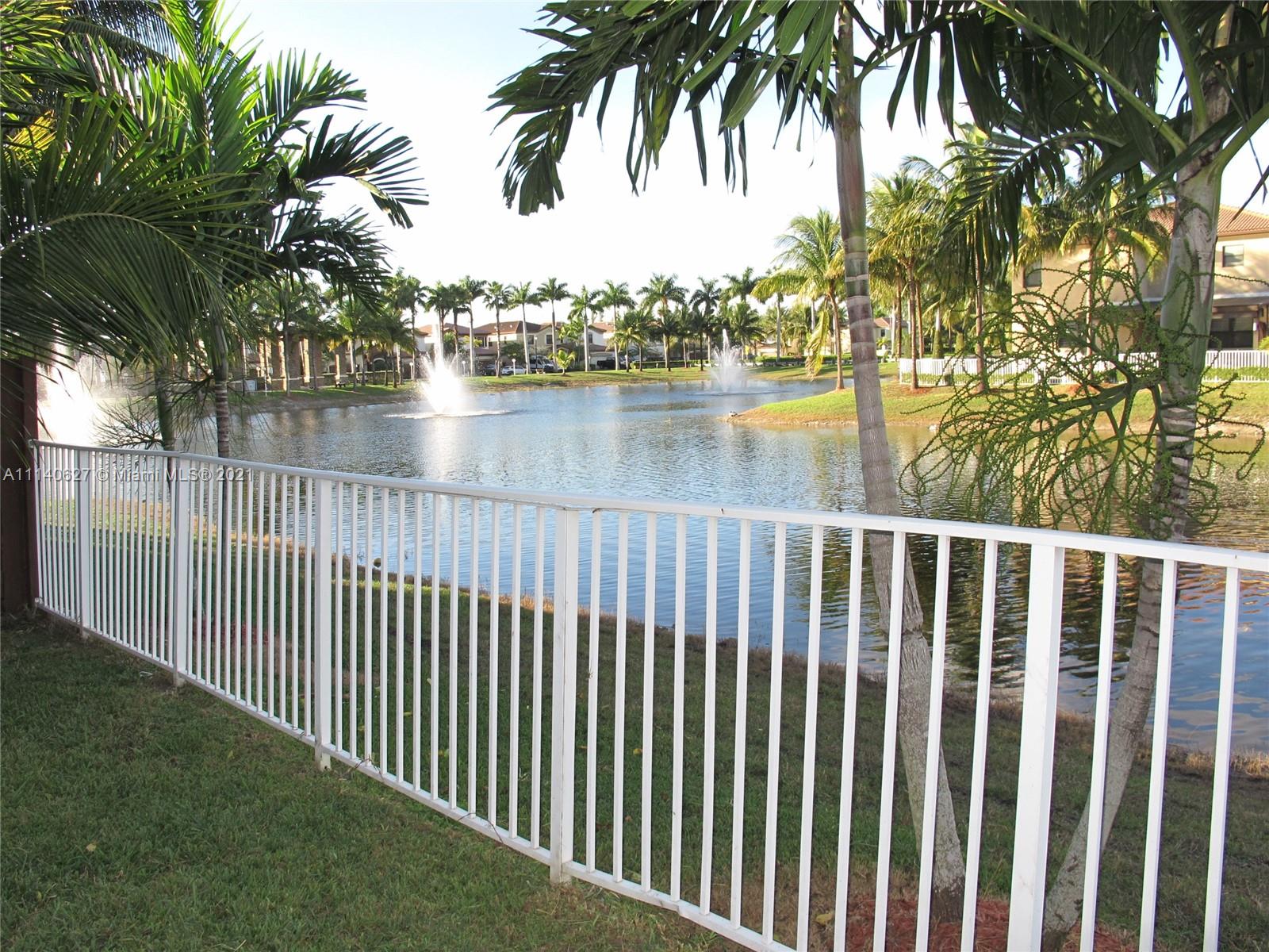 DORAL BREEZE - Residential
