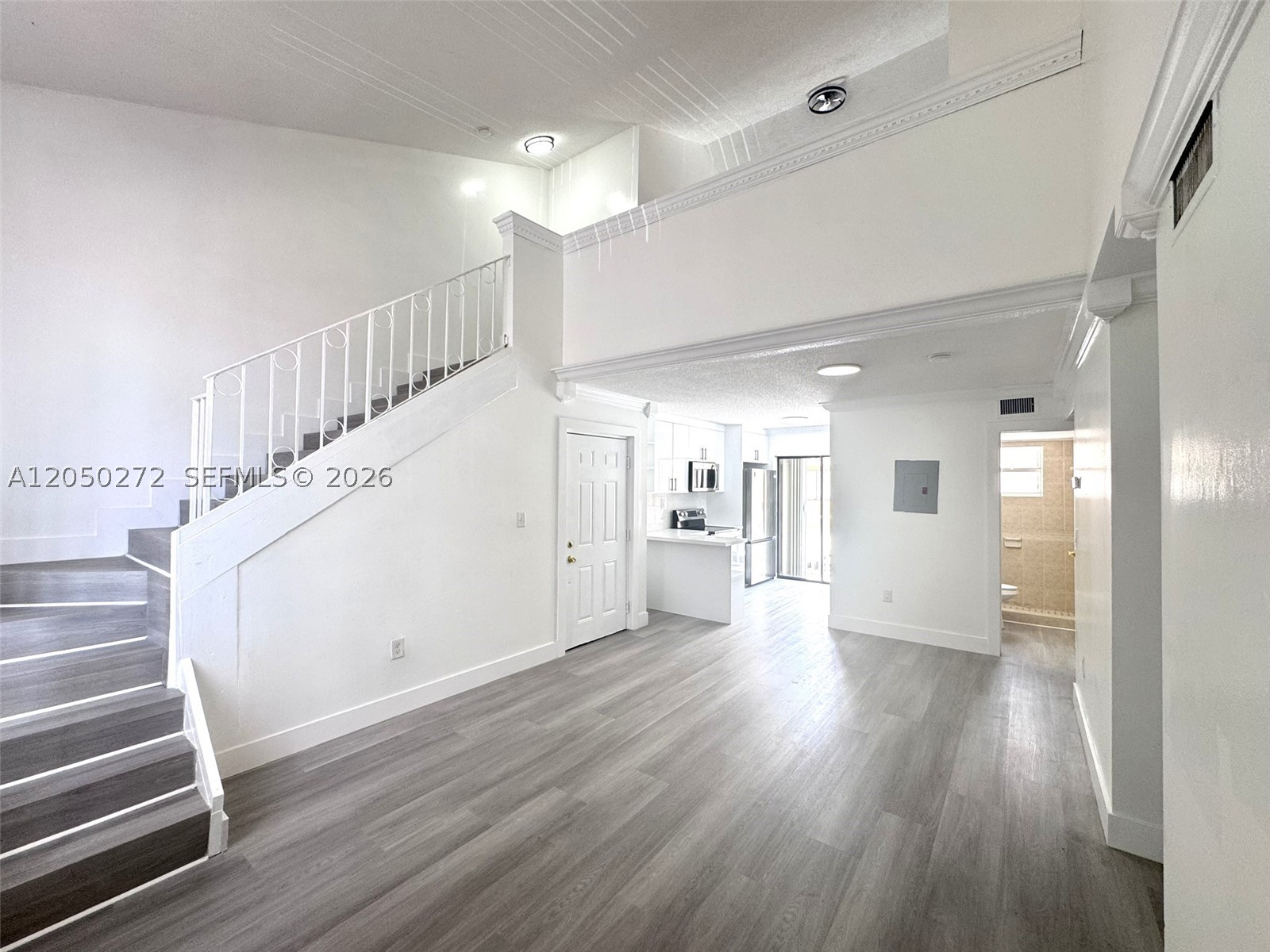RESIDENCIAL EL PRADO COND - Residential Lease