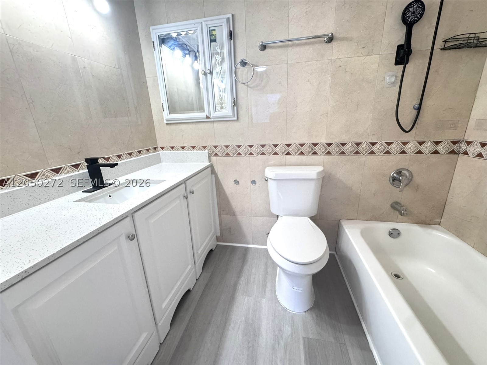 RESIDENCIAL EL PRADO COND - Residential Lease