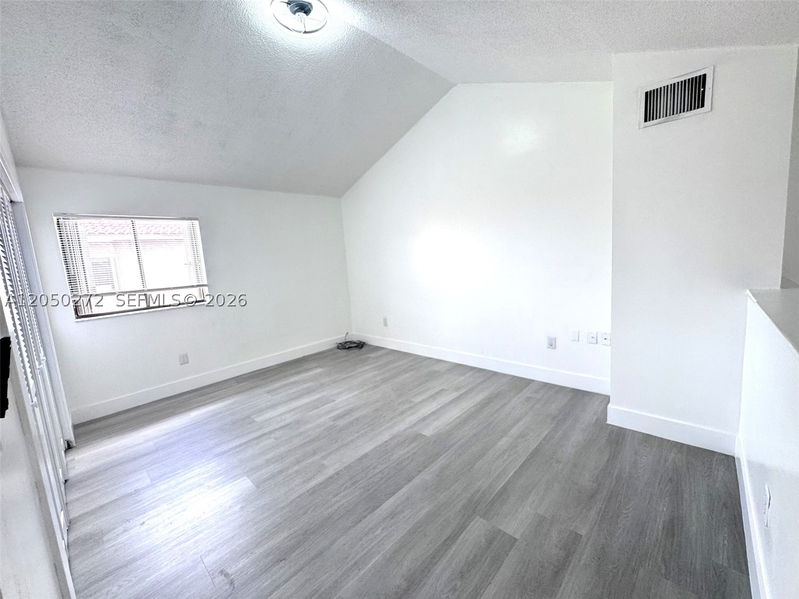 RESIDENCIAL EL PRADO COND - Residential Lease