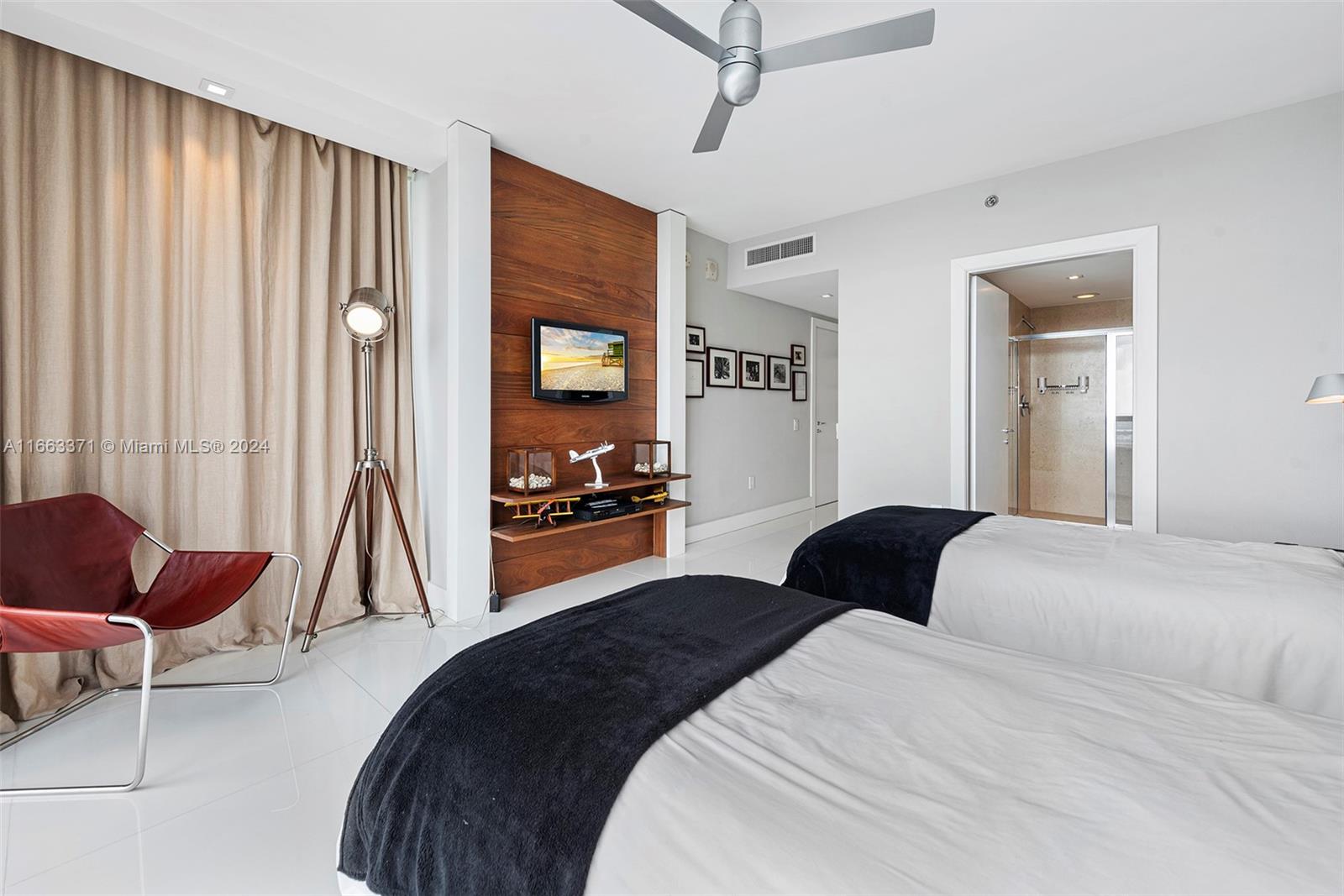 ICON CONDO - Residential