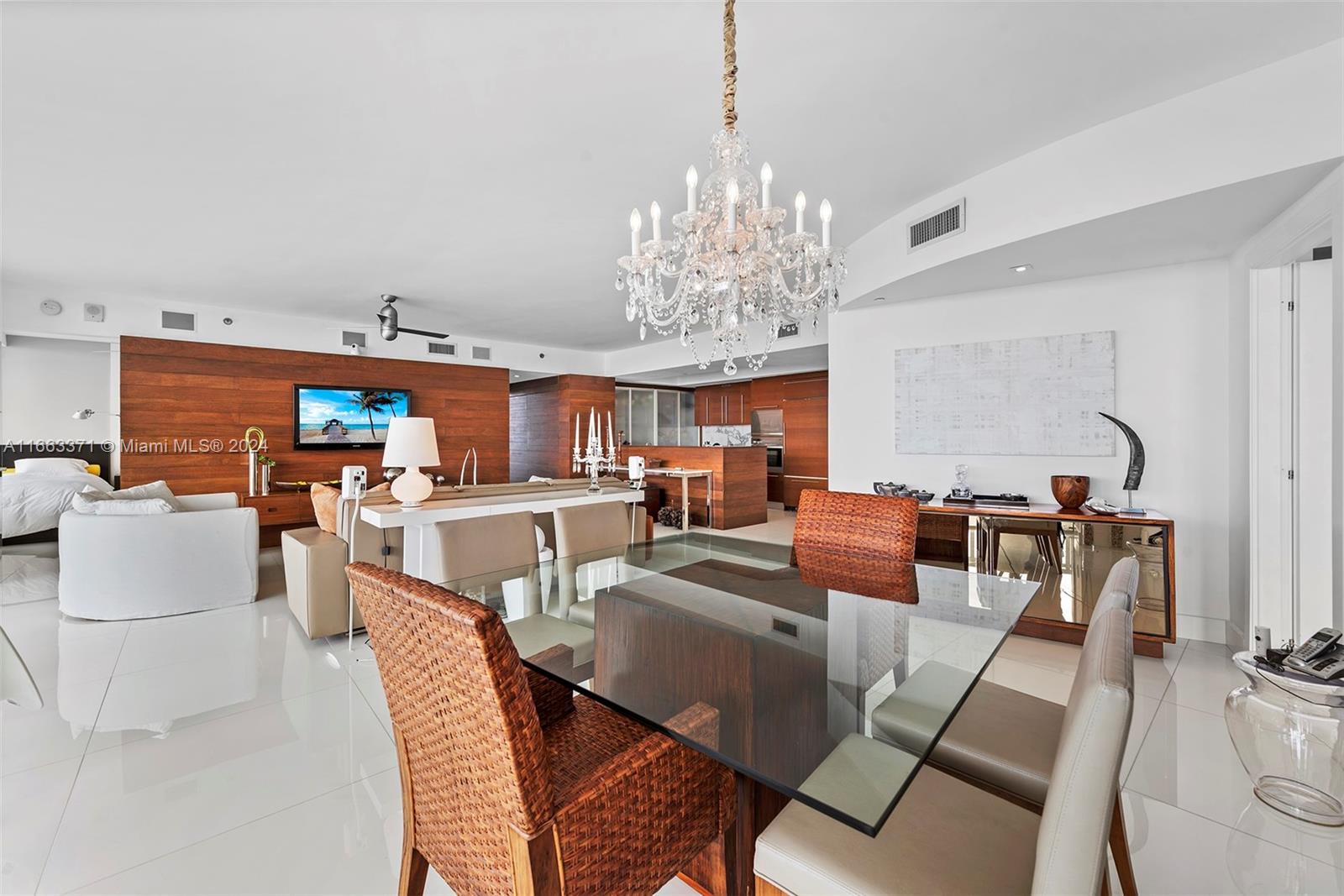 ICON CONDO - Residential