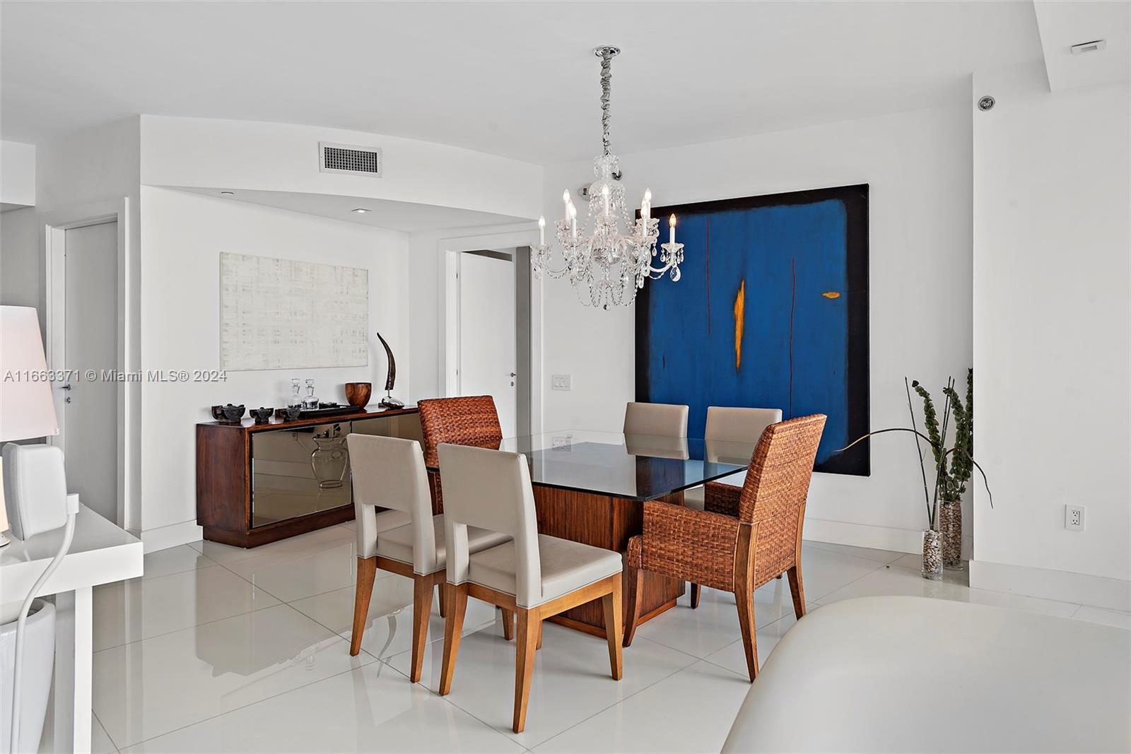 ICON CONDO - Residential