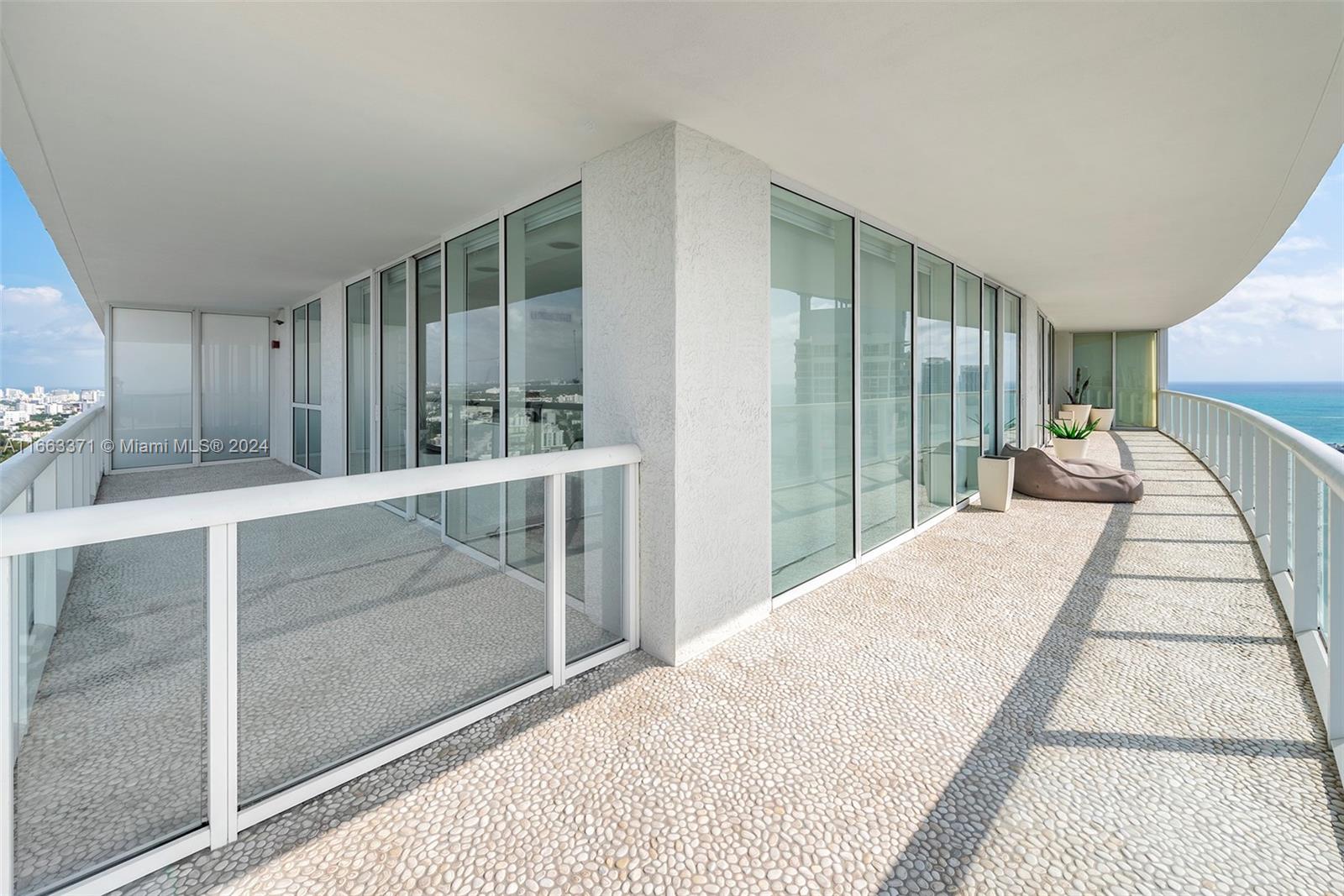 ICON CONDO - Residential