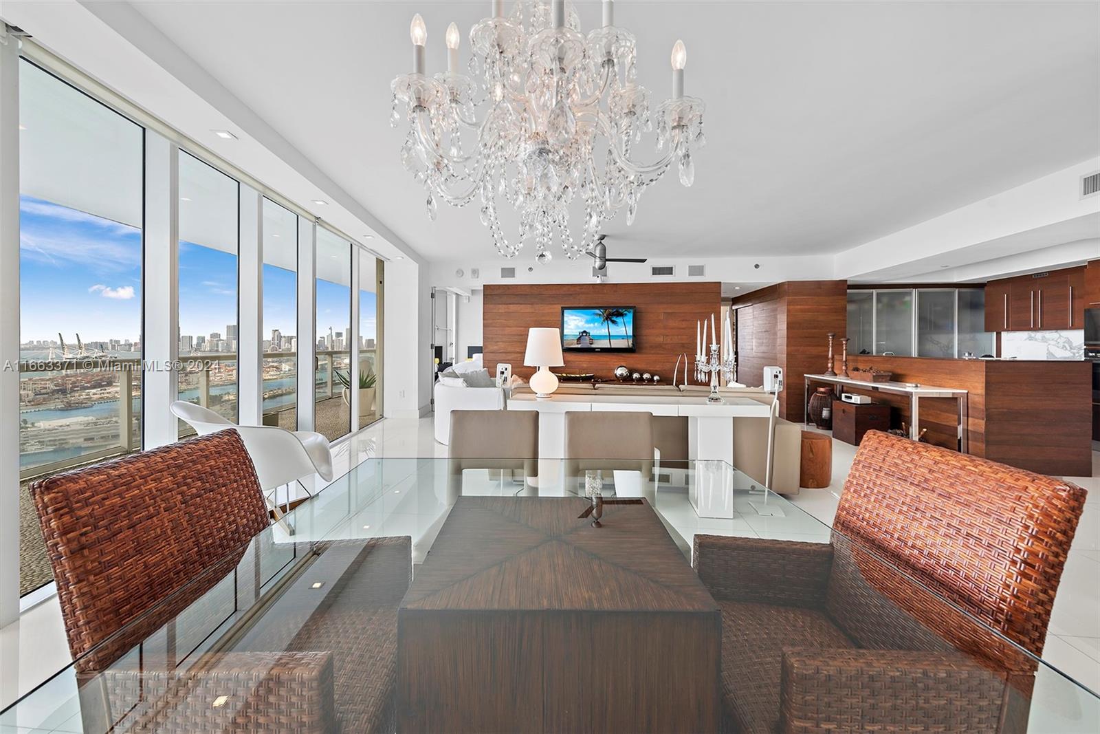 ICON CONDO - Residential