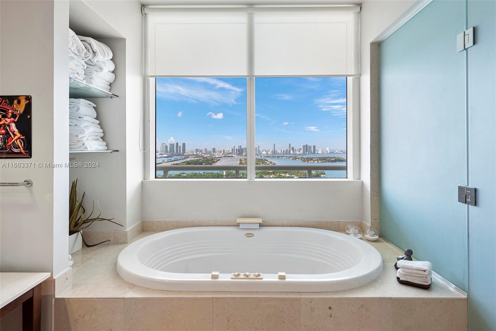 ICON CONDO - Residential