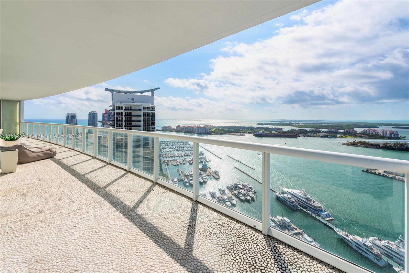 ICON CONDO - Residential