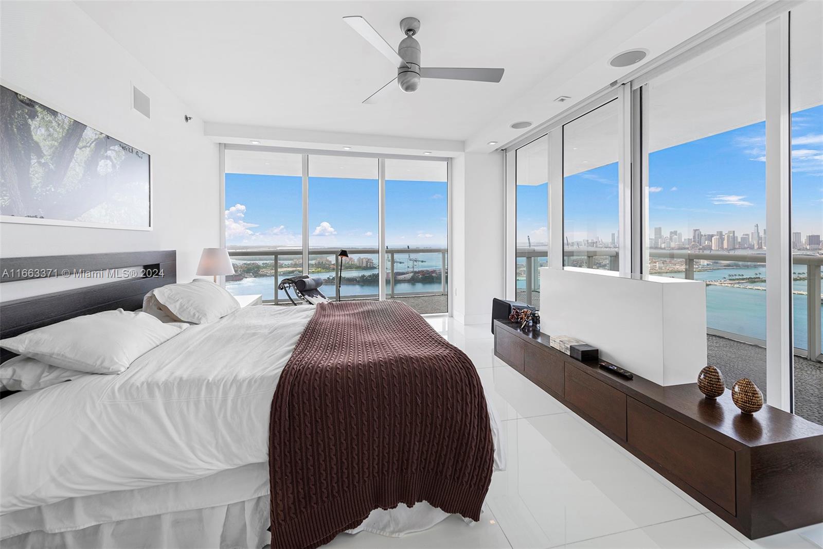 ICON CONDO - Residential