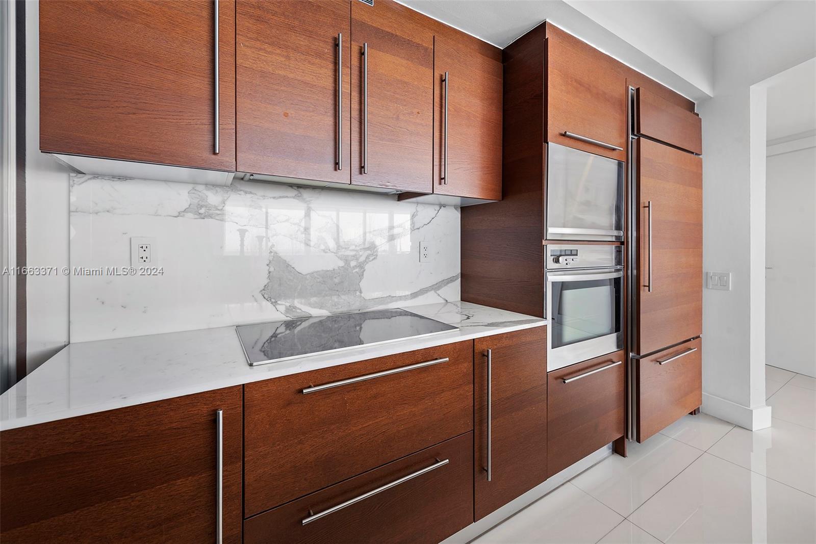 ICON CONDO - Residential