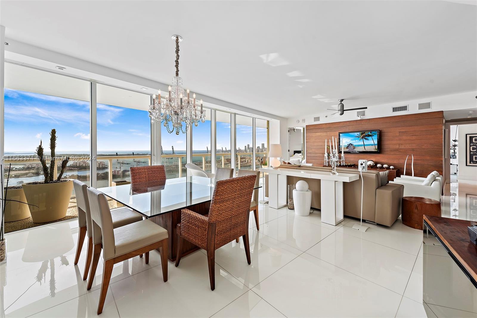 ICON CONDO - Residential