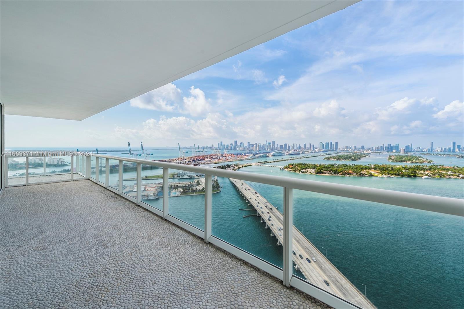 ICON CONDO - Residential