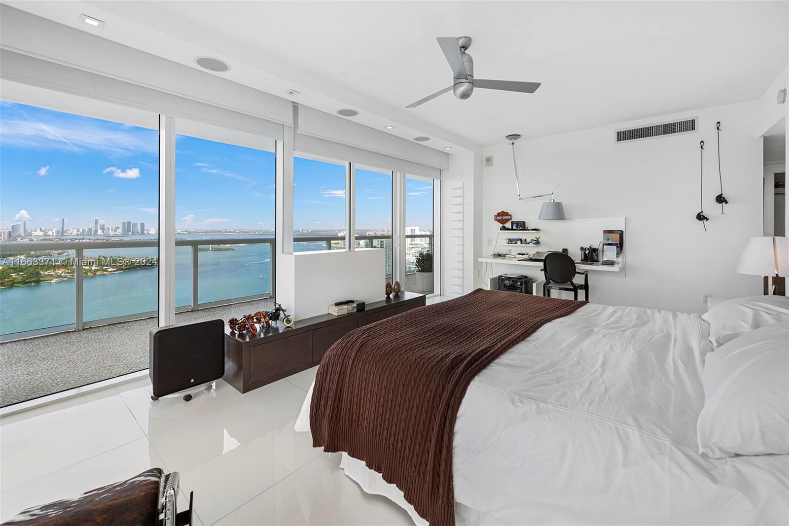 ICON CONDO - Residential