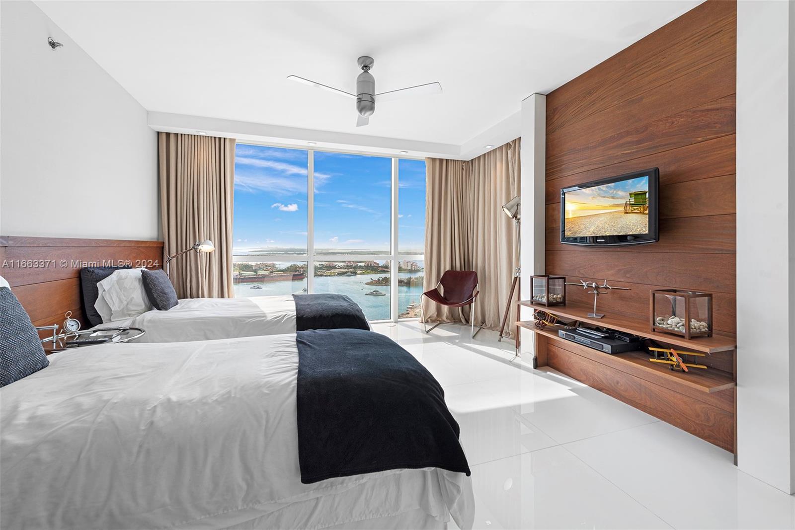ICON CONDO - Residential
