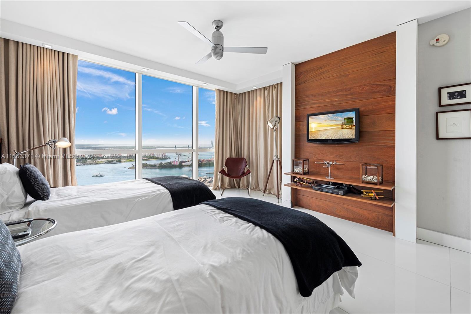 ICON CONDO - Residential