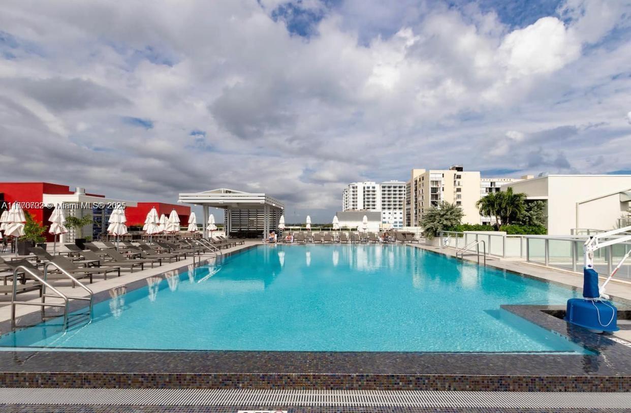 COSTA HOLLYWOOD CONDO - Residential